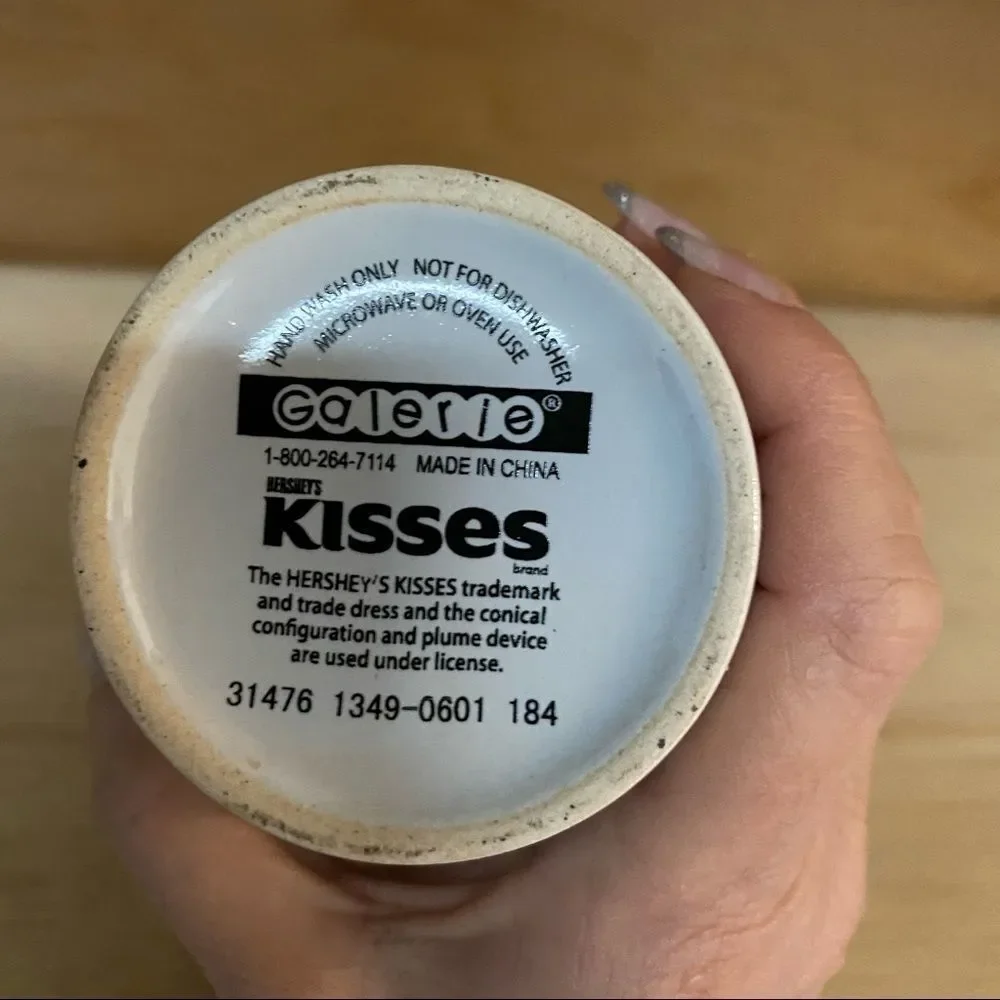 Hershey’s Kisses hot cocoa ceramic travel mug with silicone & lid